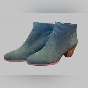 NWT Violet & Red Cupid Real Suede Leather Bootie in Olive Green, Size 8 1/2M